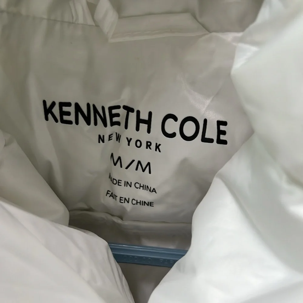 Kenneth Cole white sackable puffer vest - Picture 3 of 7